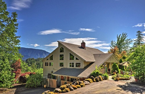 Stevenson Condo | Ann's Aerie Home w/Gorgeous Views & Special Rates!