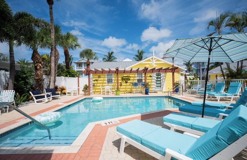 Anna Maria Apartment | Anna Maria Beach Cottage 110B Updated studio beach cottage, steps to the sand!