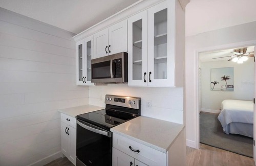 Holmes Beach Cottage | Anna Maria Cottage with Golf Cart