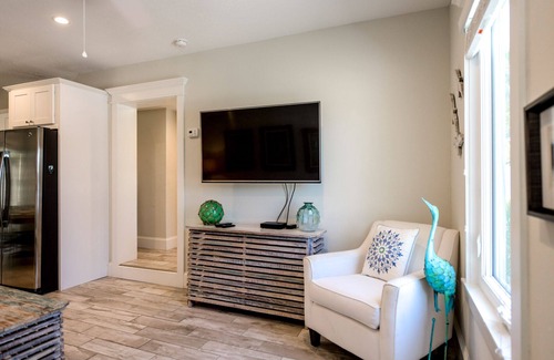 Anna Maria Villa | Anna Maria Island Bungalow with Pool! Across the street from Beach, near Pine Av