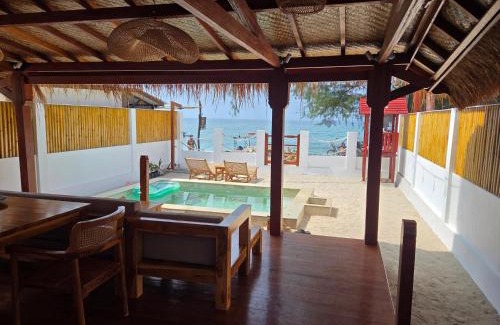 Gili Air Villa | Anna's Beach House - luxury private beachfront villa