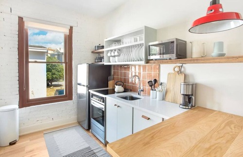 Yamacraw Village Condo | Annabelle 2C - Be Near Everything, No Car Needed