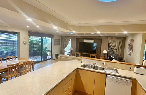 West Busselton House | Anne's Retreat - Busselton