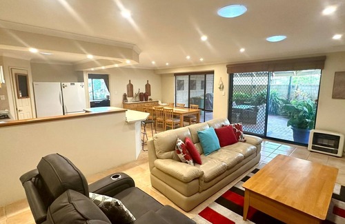 West Busselton House | Anne's Retreat - Busselton