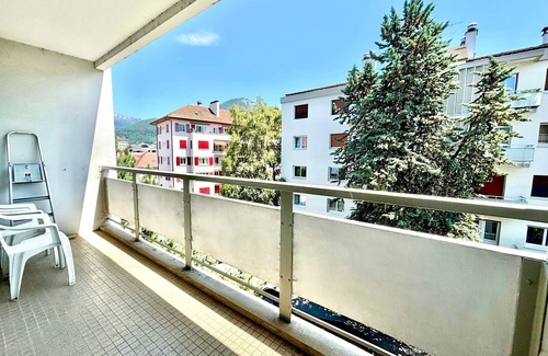 Annecy Apartment | Annecy Center: Spacious 1BR Apartment with Balcony & Parking, 50m from Lake, Sleeps 2-3