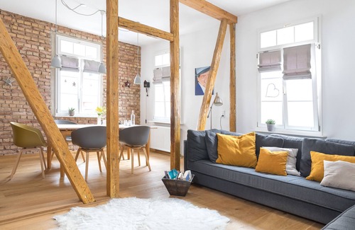 St. Blasien Apartment | Annes Haus Gemütliche Ferienwohnung mit Balkon am Fluss