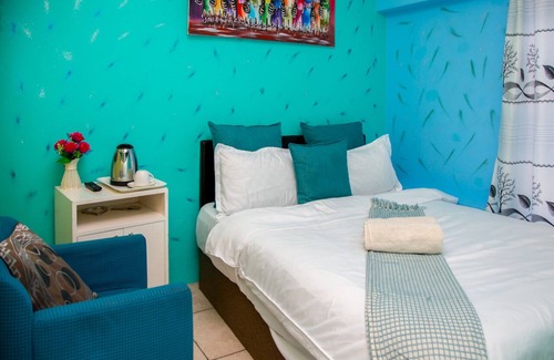 Cape Town Cabin | Annex Lodge - Suite 7