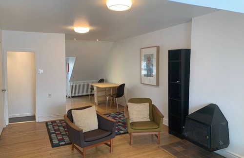 Harbord Village House | Annex Toronto, amazing location, cozy apartment