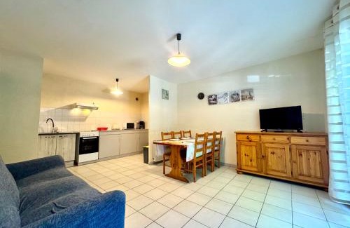 Meyras Apartment | Annexe Boullée Appartement 1 - Thermes Neyras les Bains