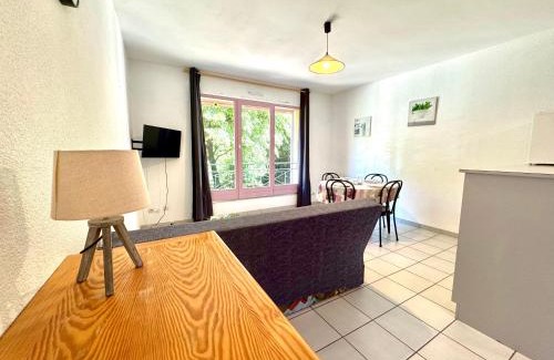 Meyras Apartment | Annexe Boullée Appartement 2 - Thermes Neyras les Bains