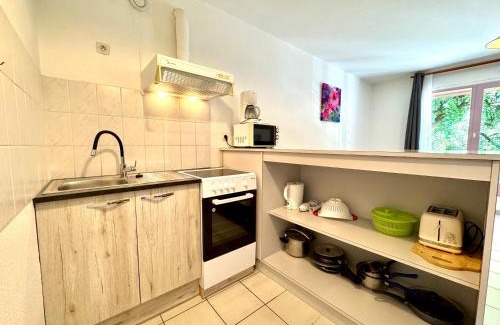 Meyras Apartment | Annexe Boullée Appartement 3 - Thermes Neyras les Bains