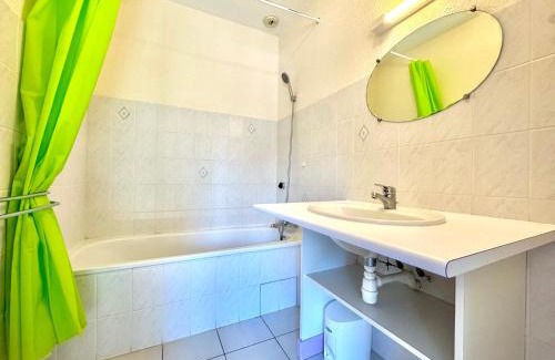 Meyras Apartment | Annexe Boullée Appartement 3 - Thermes Neyras les Bains