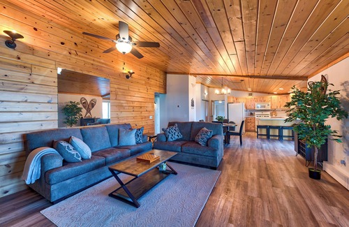 Indian River Cabin | Anni's Cottage, Located seconds away from Mullet Lake with free Wi-Fi