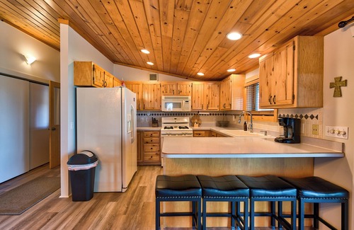 Indian River Cabin | Anni's Cottage, Located seconds away from Mullet Lake with free Wi-Fi