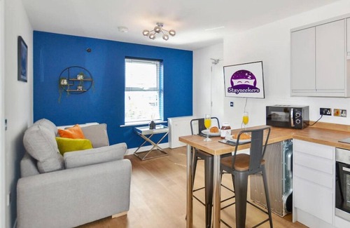 Salisbury Apartment | Annie 1 bed apt next to rail station - Stayseekers