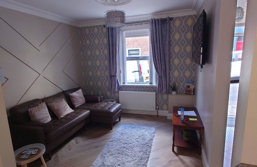 Londonderry House | Annie's house a Modern 1 bed House in Derry City