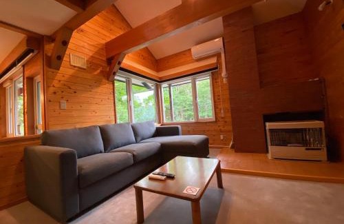 Niseko House | Annupuri Retro Lodge