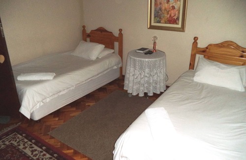 Bloemfontein House | Anri Guesthouse Self-catering accommodation