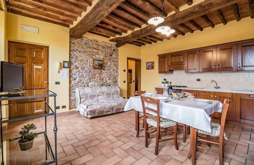 Cascine-La Croce Apartment | Anseneta, apartment with pool, A/C, free WiFi