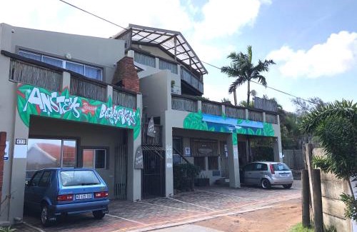 Bluff Apartment | Ansteys Beach Self Catering Apartments
