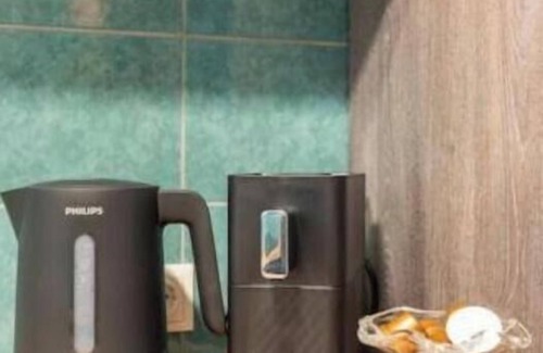 Rudolfsheim-Funfhaus Apartment | Anthrazit Oasis Near Center & Shopping Street – Spacious 3-Room Apartmentnn