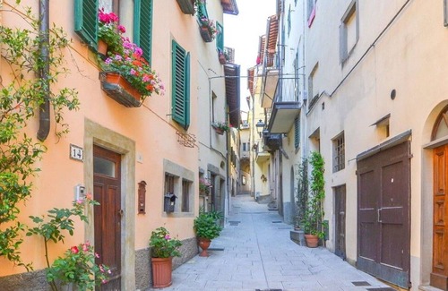 Bibbiena House | Antica Dimora Del Borgo in Bibbiena, Toscana A/C