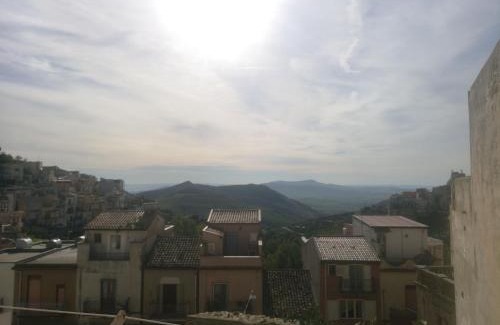 Regalbuto House | Antico Portale