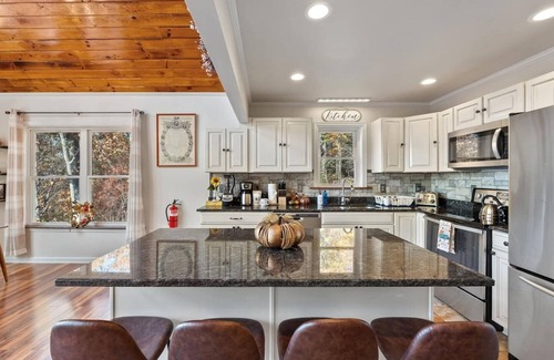 Keedysville Cabin | Antietam Look Out - Incredible Sunset Views!