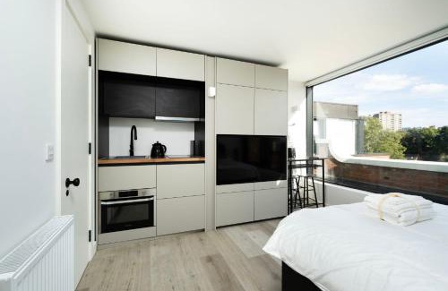Peninsula Apartment | Antigallican in London