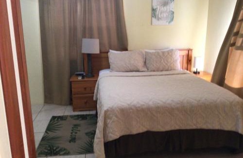 Runaway Bay Apartment | Antigua Seaview