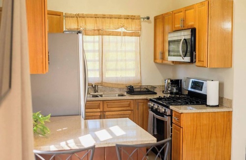 Dickenson Bay Apartment | Antiguan City and Sea Escape