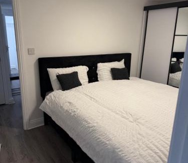 Moffat Apartment | Antims