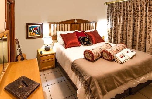 George House | Antiqua Cottage