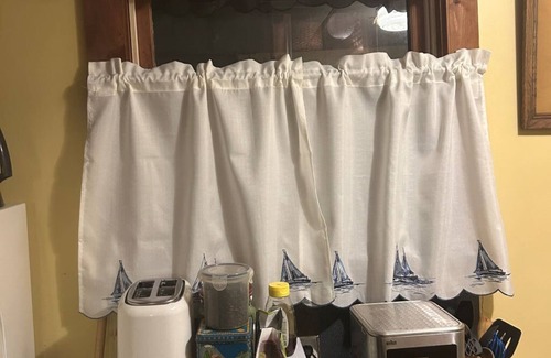 Bayside Cottage | Antique Bayside Cottage in Village Center with Water ViewnSorry no pets.