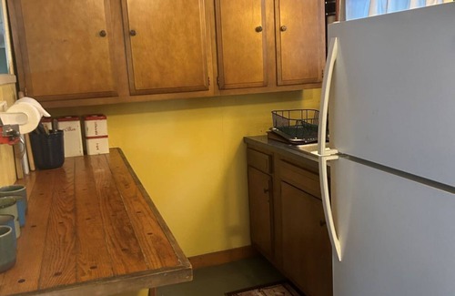 Bayside Cottage | Antique Bayside Cottage in Village Center with Water ViewnSorry no pets.