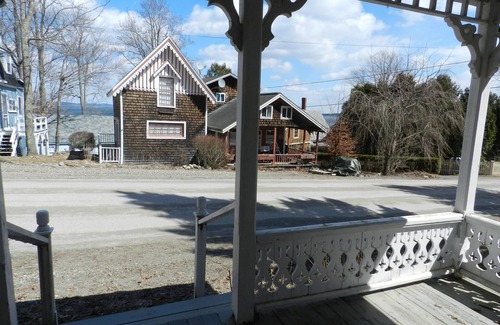 Bayside Cottage | Antique Bayside Cottage in Village Center with Water ViewnSorry no pets.