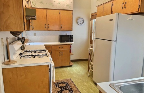 Billings House | Antique Charm by Hospital and Parks