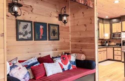 Morganton Cabin | Antler Lodge - Family Perfect, HotTub, FirePit, Pool Table, Creek, Pet Friendly