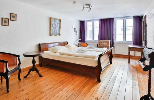 Luebeck Old Town Apartment | Antonie - River View (At the Untertrave 106; 2. OG) - Apartments on Holstentor