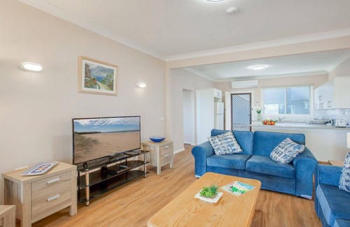 Culburra Beach Cottage | Antonio's Paradise – direct beach access