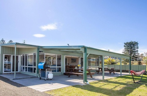Culburra Beach Cottage | Antonio's Paradise – direct beach access