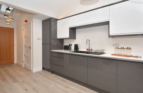 Congleton Apartment | Antrobus Deluxe Apartment Two