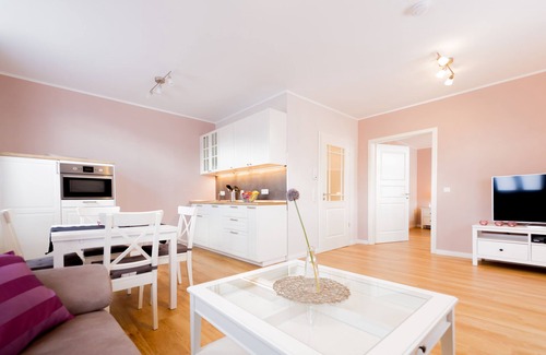 Uerzig Apartment | Ap 5 - Kranklay-Apartment-Family-Private Bathroom-Vineyard view