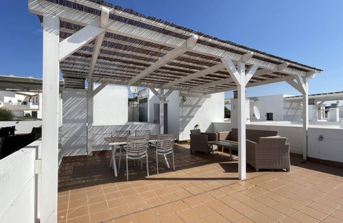 Conil de la Frontera City Center Apartment | Ap. Nil - Modern Apartment with great views, communal pool and huge private roof terrace