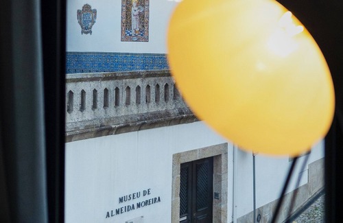 Viseu Apartment | APA studio O - New Age Bemyguest internet and wine offer