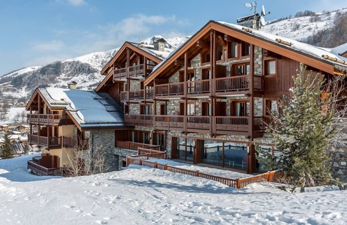 Saint-Martin-de-Belleville Apartment | Apartment with pool, spa, parking, Wi-Fi in Saint-Martin-de-Belleville