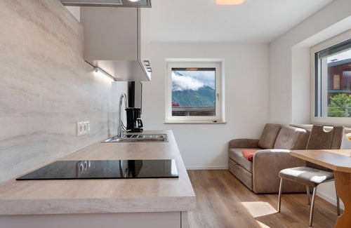 Unterrain/Riva di Sotto Apartment | Apartment 'Haus Stolz Wiesenblick' with Mountain View, Wi-Fi and Air Conditioning