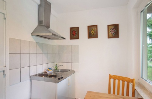Feldberger Seenlandschaft Apartment | Apartment 'Appartement 2' with Shared Terrace and Wi-Fi