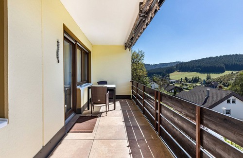Furtwangen Apartment | Apartment 'Regina' with Shared Garden, Balcony and Wi-Fi