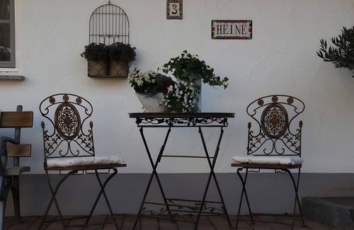 Furtwangen Apartment | Apartment '2 Natursuite' with Mountain View, Shared Garden and Wi-Fi